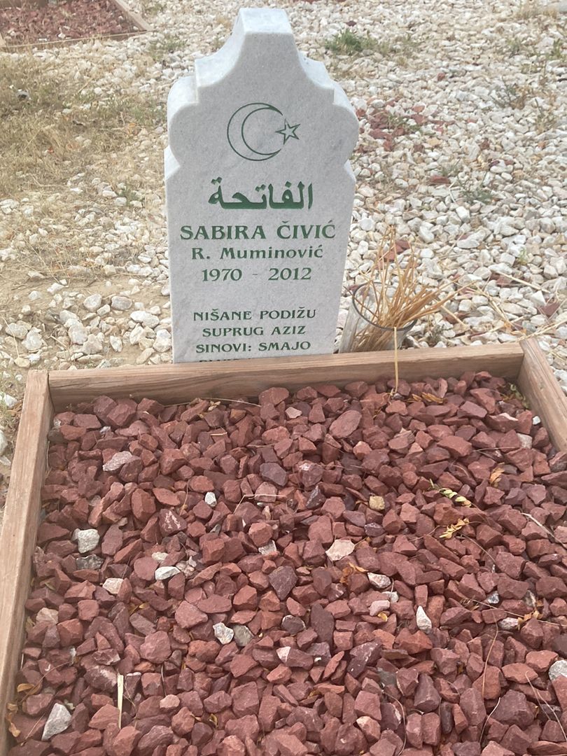 Sabira Civic's grave. Photo 1