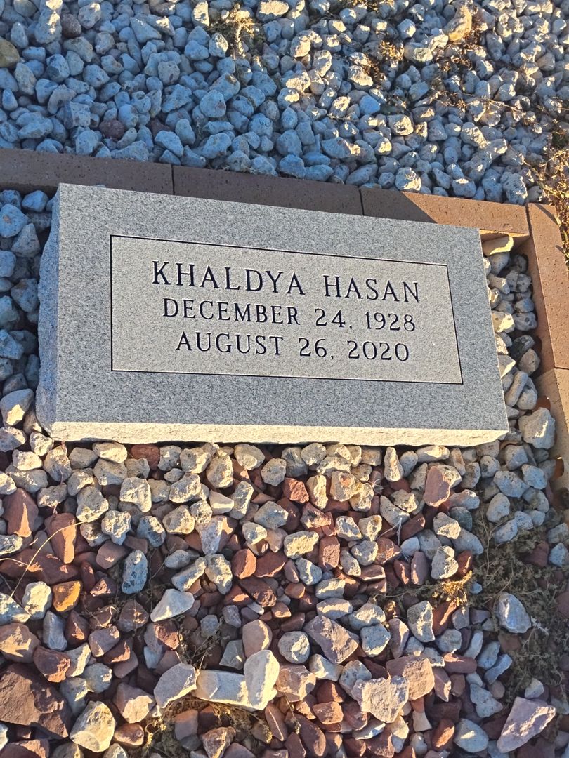 Khaldya Hasan's grave. Photo 1