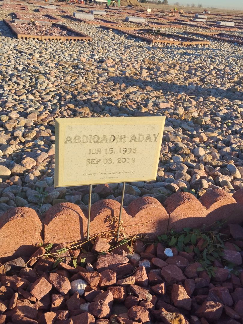 Abdiqadir Aday's grave. Photo 1