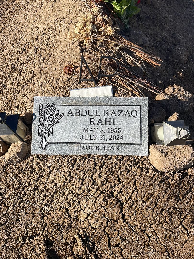 Abdul Razaq Rahi's grave. Photo 1