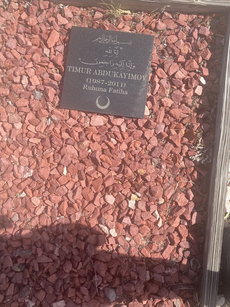 Timur Abdukayimov's grave. Photo 1