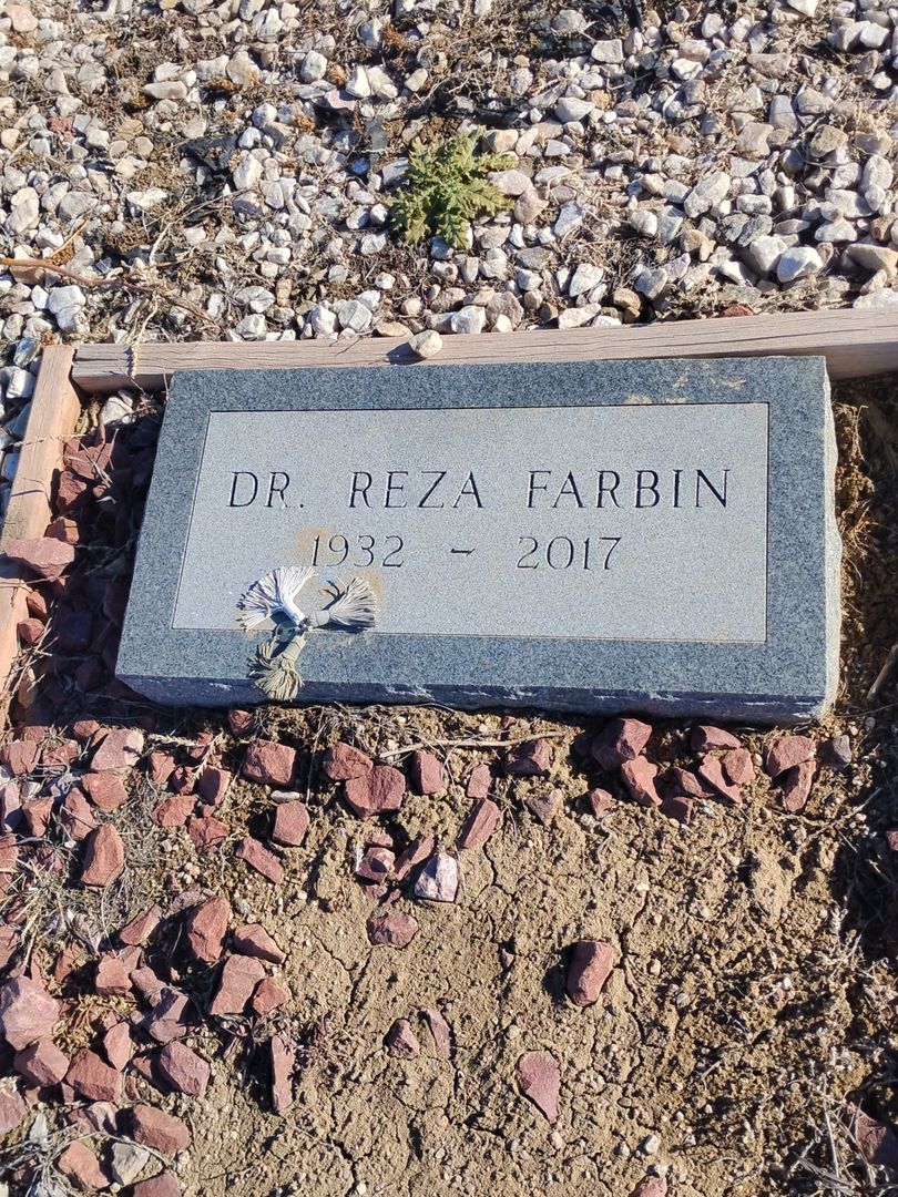 Doctor Reza Farbin's grave. Photo 1