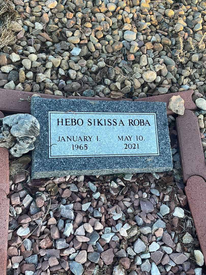 Hebo Sikissa Roba's grave. Photo 1