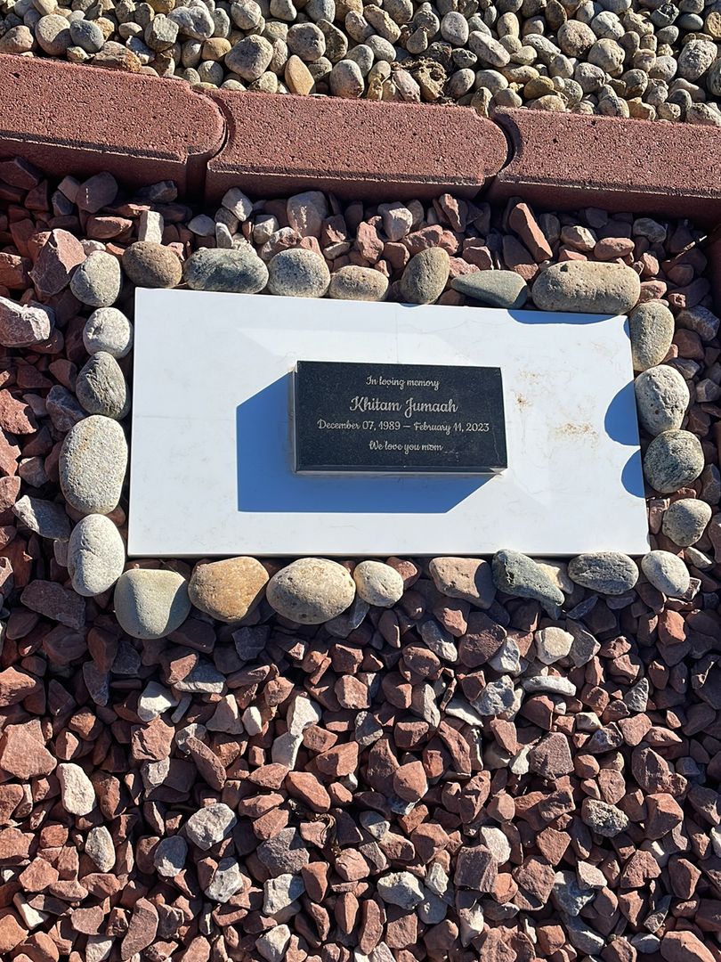 Khitam Jumaah's grave. Photo 1