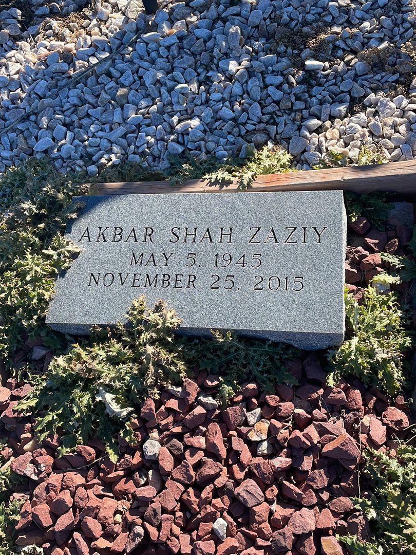 Akbar Shah Zaziy's grave. Photo 1