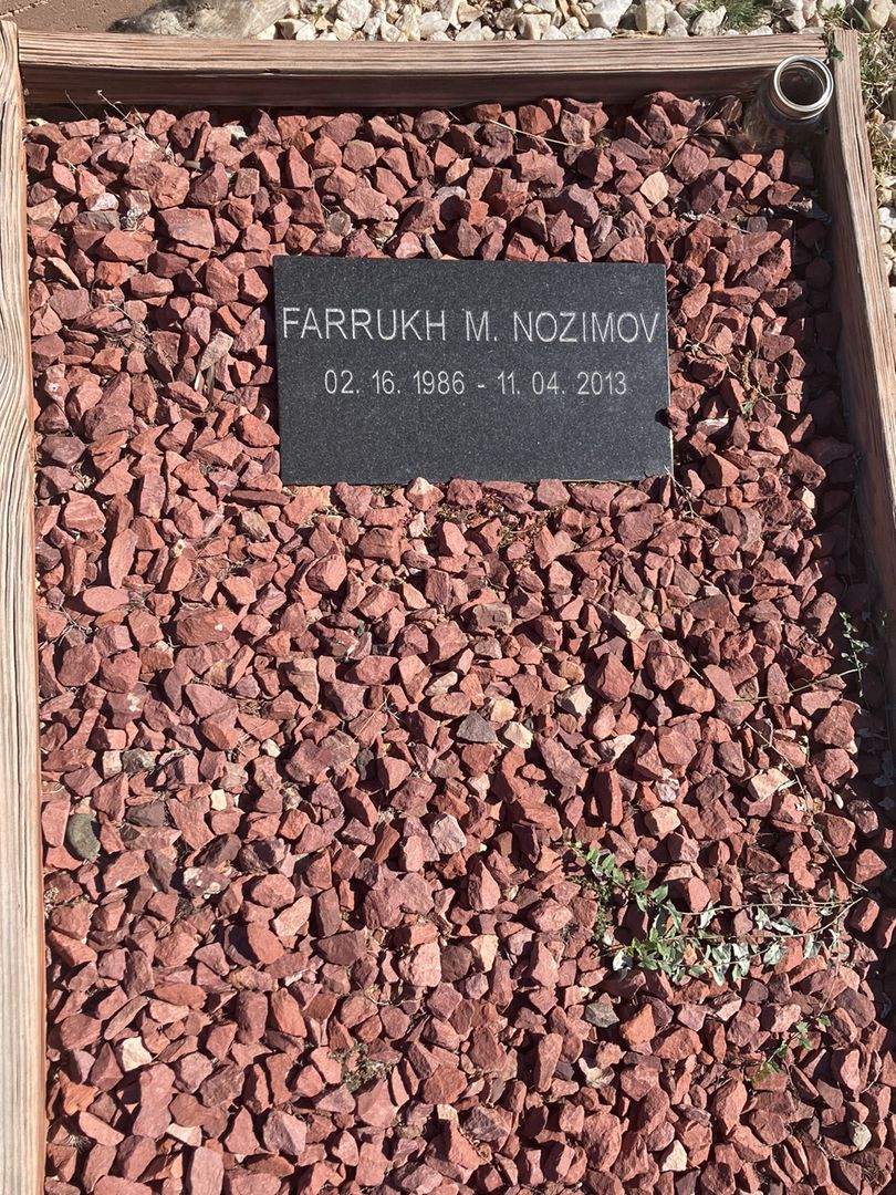 Farrukh M. Nozimov's grave. Photo 1