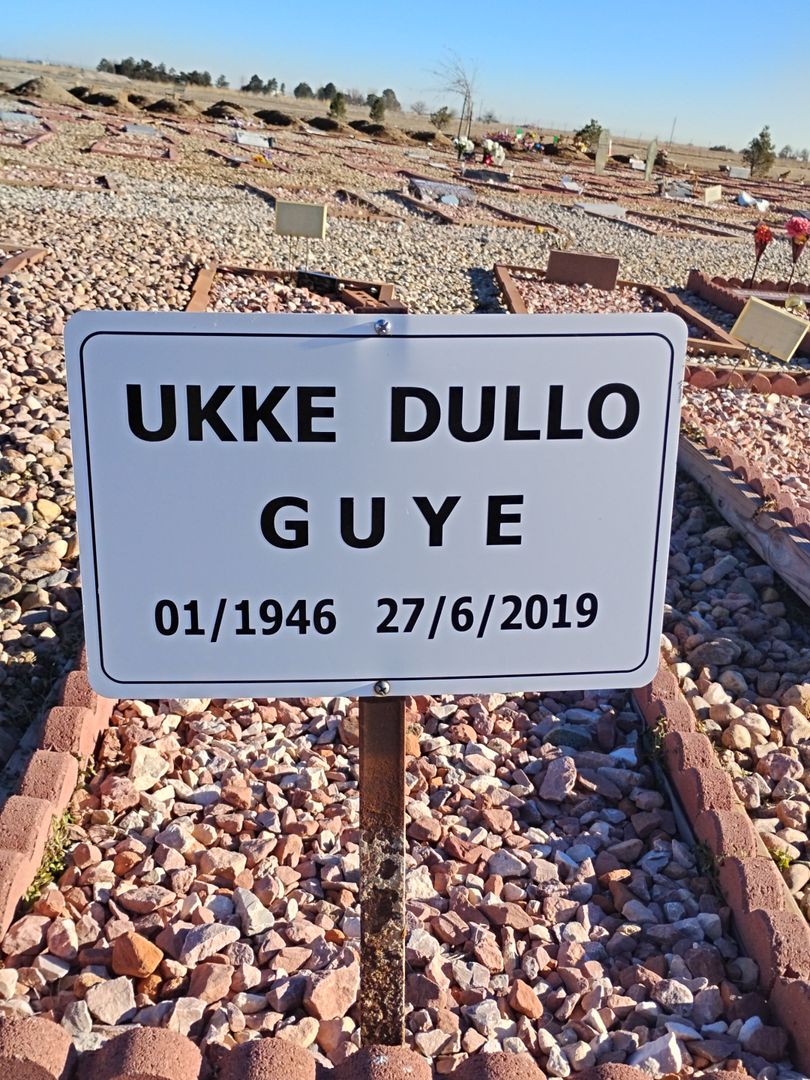 Ukke Dullo Guye's grave. Photo 1