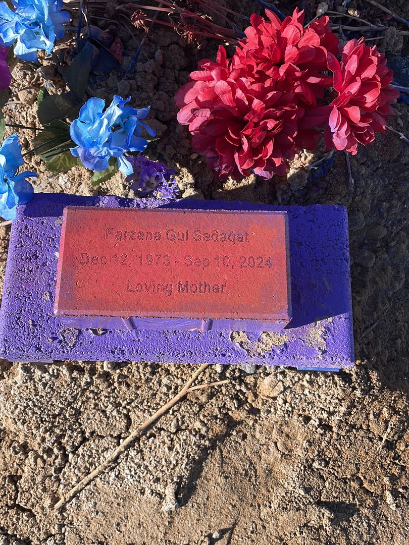 Farzana Gul Sadaqat's grave. Photo 1