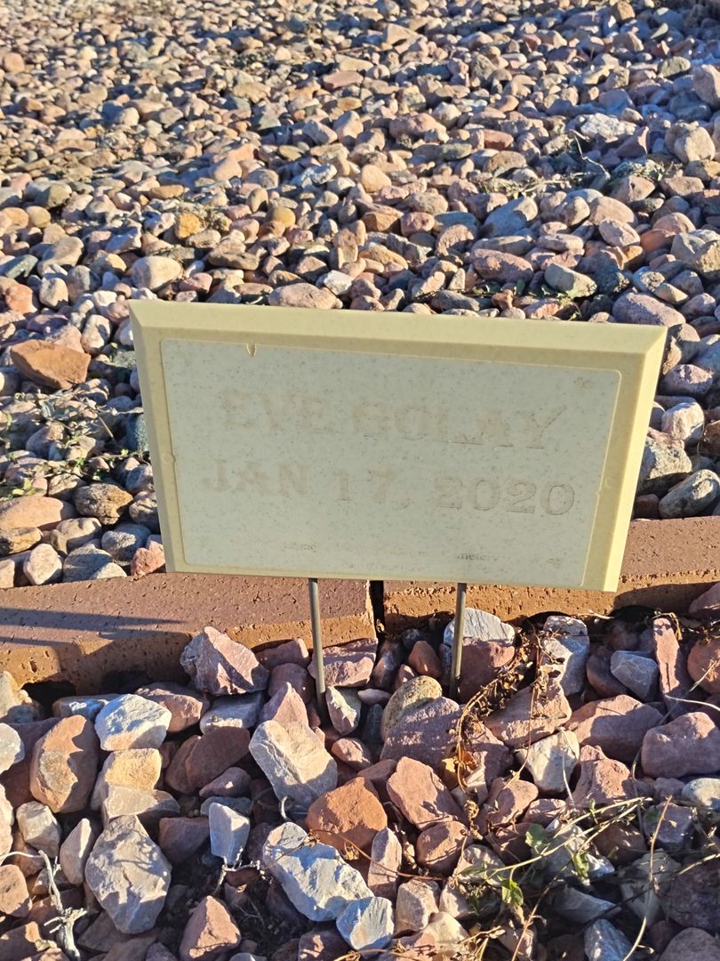 Eve Golay's grave. Photo 1
